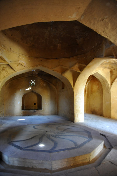 The Mortuary Bath, Qutb Shahi Tombs
