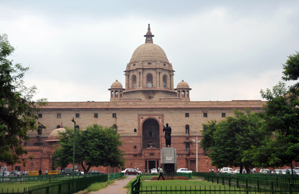 Indian Goverment Ministries Secretariat - south block from the south side 