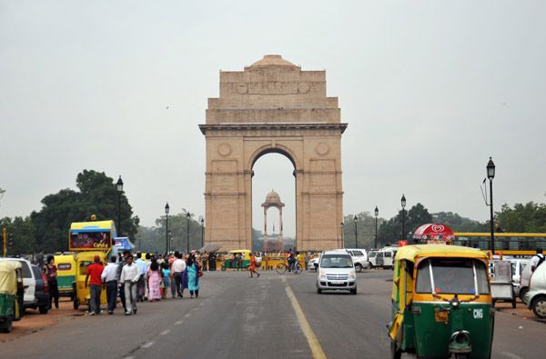 Rajpath leading to the India Gate