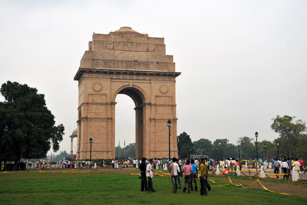 India Gate - 42m tall