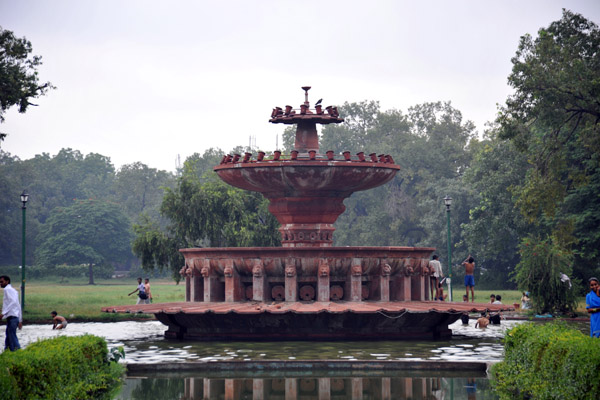Lion Fountain near the India Gate