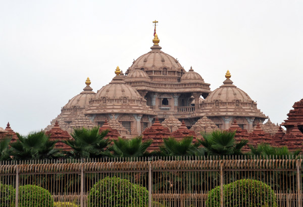 The temple complex at Akshardham seen from the parking area