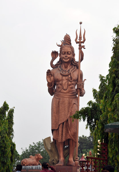 The Shiva Murti is just southeast of Runway 29 at DEL