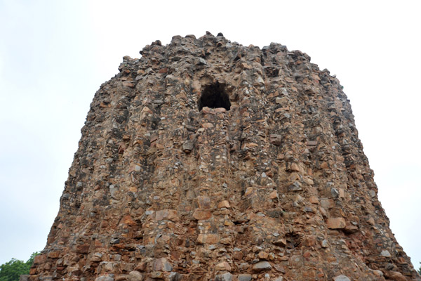 Alai Minar was planned by the Sultan Alauddin Khilji (r 1296-1316) to be twice as high as the Qutb Minar