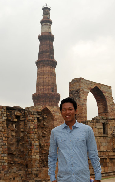 Dennis with the Qutb Minar