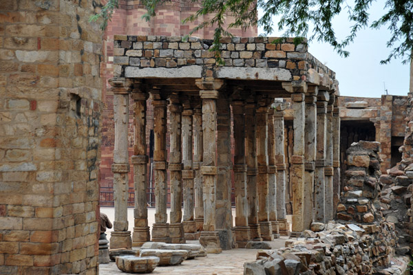 Carved pillars of the cloister columns, Quwwat ul-Islam Mosque