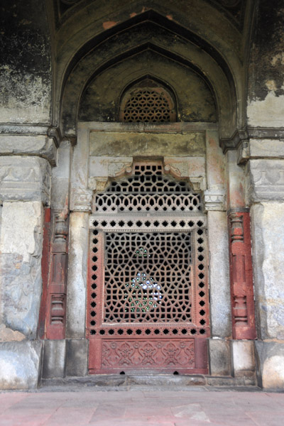 Stone lattice window, Tomb of Isa Khan