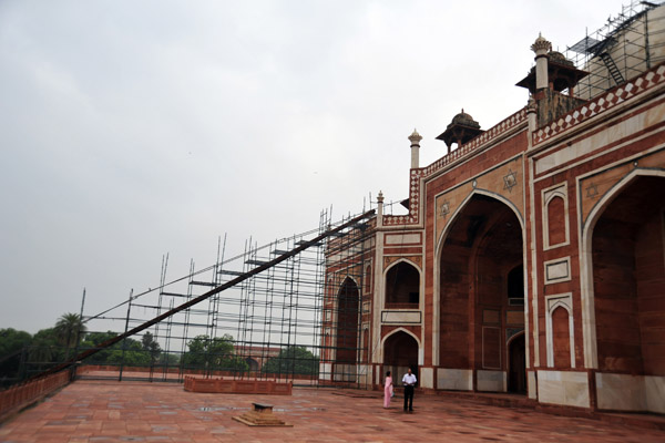 A construction ramp leading to the roof of Humayun's Tomb 