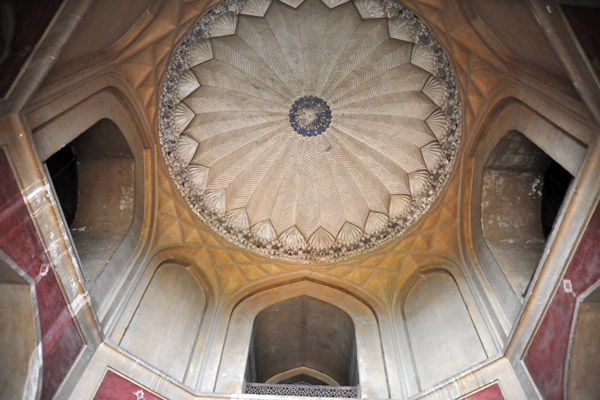 Dome above the entrance chamber to the Tomb of Humayun