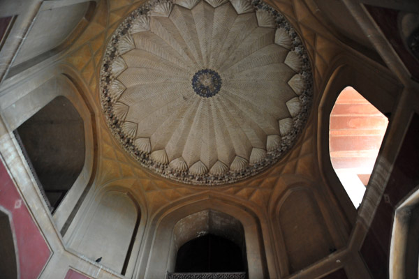 Smaller side dome - Tomb of Humayun