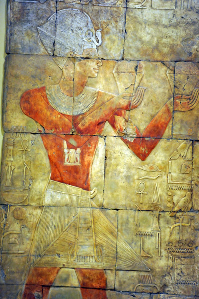 Thutmose III offering two containers of incense to the god Amun, reproduction of 18th Dynasty original at Deir el-Bahri