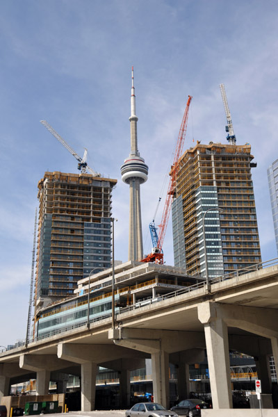Construction with the CN Tower