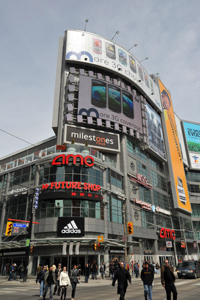 Dundas Street, Toronto