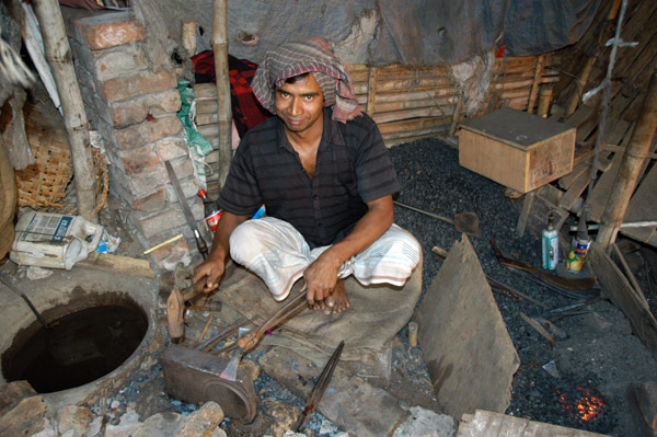 Blacksmith at work, Gulshan