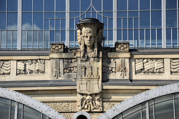 Sculptural detail - Dammtor Railway Station