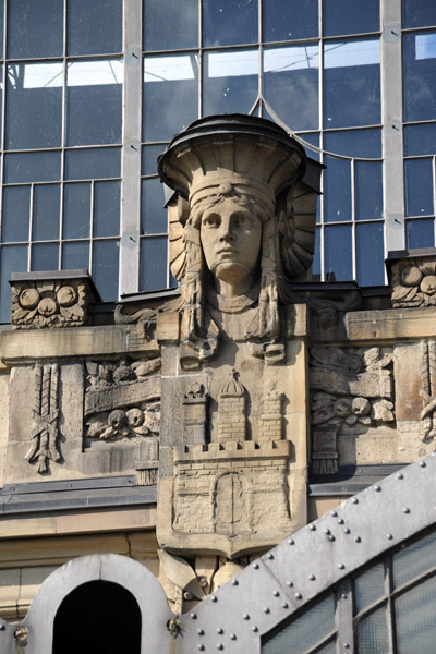 Sculptural detail - Dammtor Railway Station