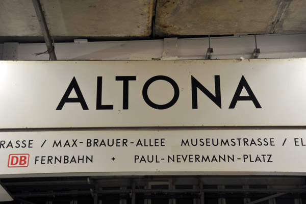 Altona, a major railway station in Hamburg