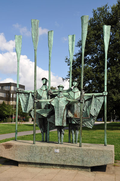 Altonaer Balkon - Fishermen Sculpture