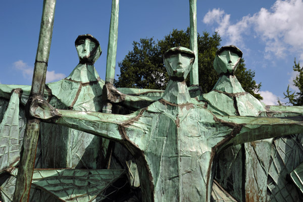 Altonaer Balkon - Fishermen Sculpture