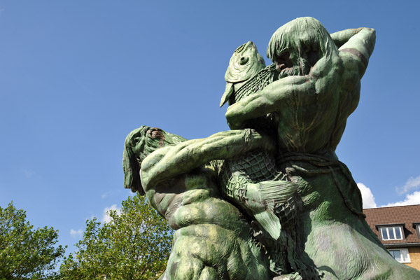 Two centaurs fight over a giant fish, Stuhlmann Foutain, Altona