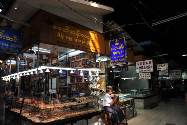 Gems & Jewelry paradise, Scott Market