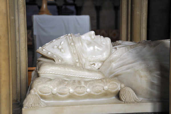 Bishop's tomb, Salisbury Cathedral