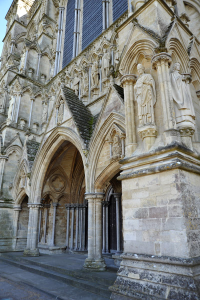 Statue-covered faade, Salisbury Cathedral
