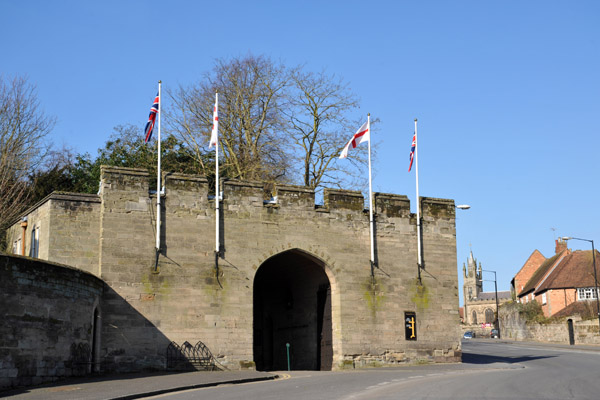 Northeast Gate to the grounds of Warwick Castle, Castle Hill