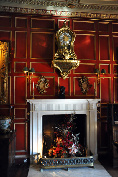 Red Drawing Room, Warwick Castle