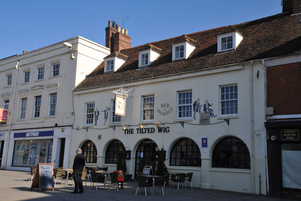 The Tilted Wig, Warwick