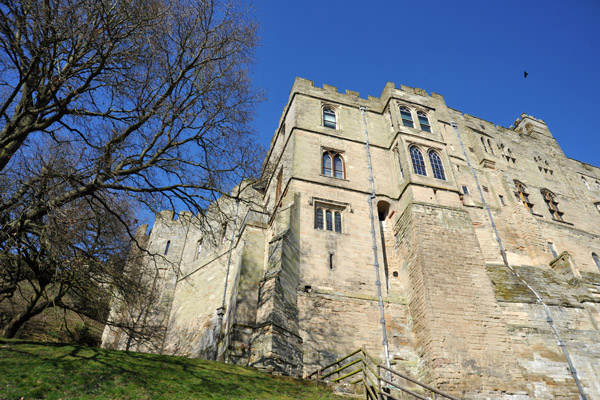 Warwick Castle from the riverside