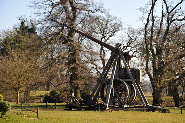 Demonstration of the Warwick Castle Trebuchet