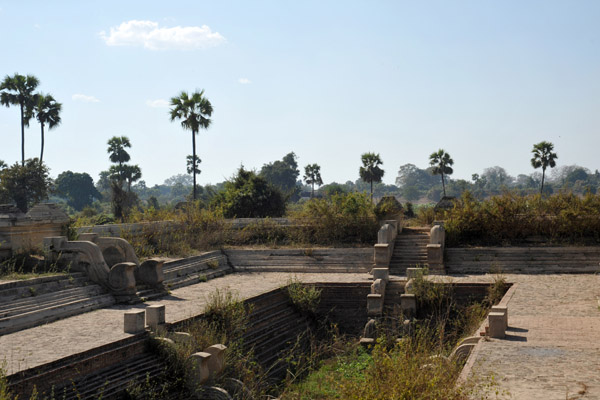 Remains of a pool near the Palace of King Bagyidaw (N21 51.44/E095 58.73), Inwa