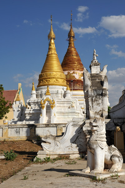 Stupas next to the Brick Monastery