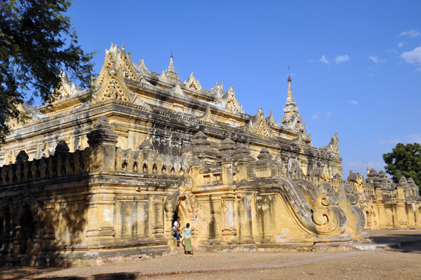 Maha Aungmye Bonzan - the Brick Monastery, Inwa