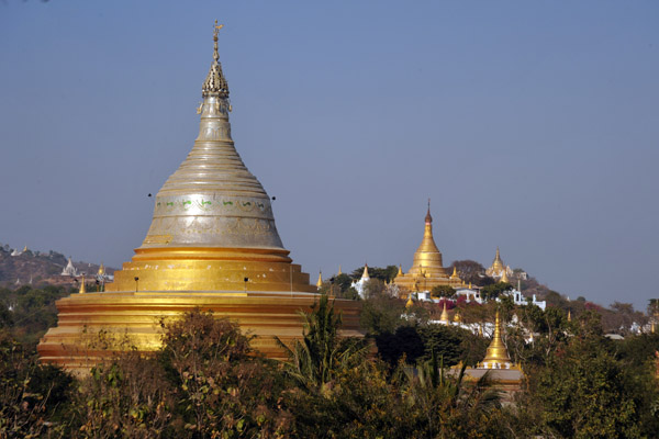 Impressive stupa near the west end of the Ava Bridge (N21 52.64/E095 59.29)