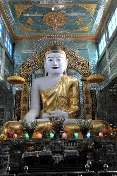 Monumental Buddha at Soon U Ponya Shin Pagoda