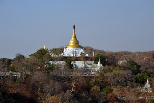 Stupa about 1/2 km north of Soon U Ponya Shin Pagoda