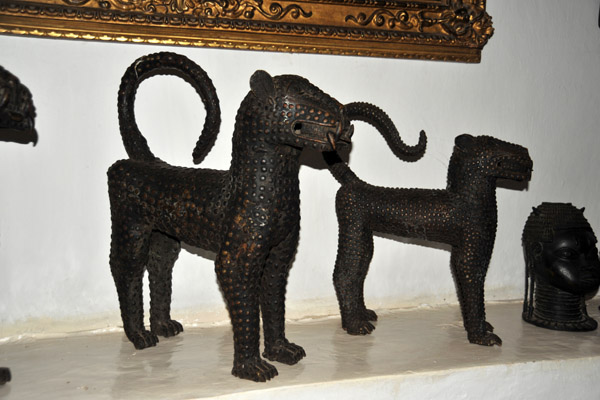 Benin bronze leopards, Shiva House
