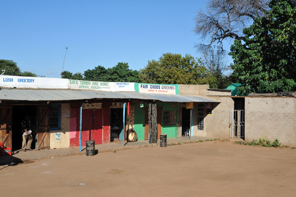 Kakumbi Village near the Luangwa Bridge