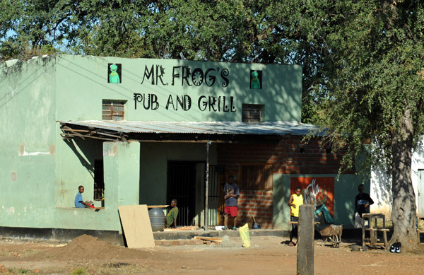 Mr. Frog's Pub and Grill, Road D104, Mfuwe