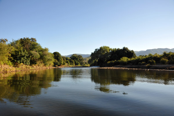 Chongwe River separating the Chiawa Game Management Area from Lower Zambezi National Park