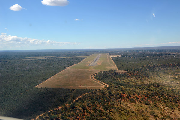 Approach to Livingstone International Airport (FLLI)