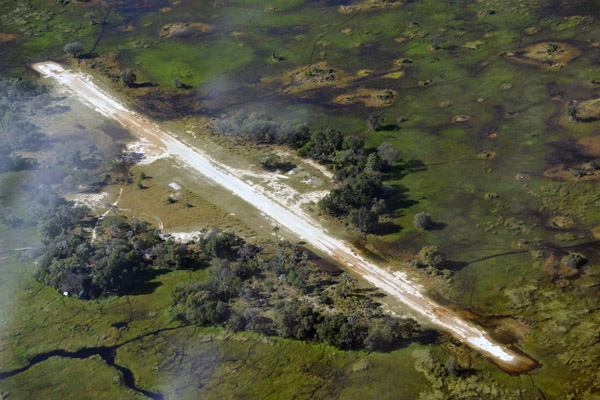 Ntswi Island Airstrip - Gunn's Camp, Okavango Delta