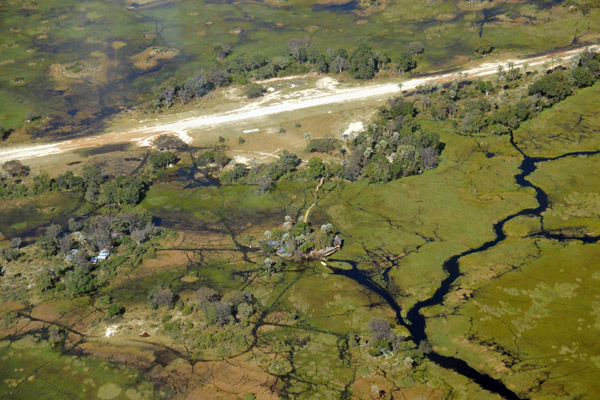 Ntswi Island Airstrip - Gunn's Camp, Okavango Delta