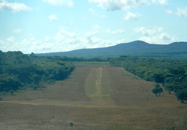 Final approach to Runway 10 at Shiwa Ngandu (FLSH)
