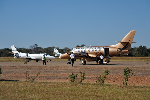 Proflight Zambia Jetstream (9J-PCS) with a pair of chartered Kenyan citations (5Y-SIR and 5Y-WSR), Mfuwe