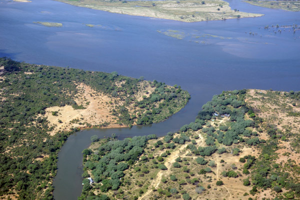 Chongwe River, the western boundary of Lower Zambezi National Park