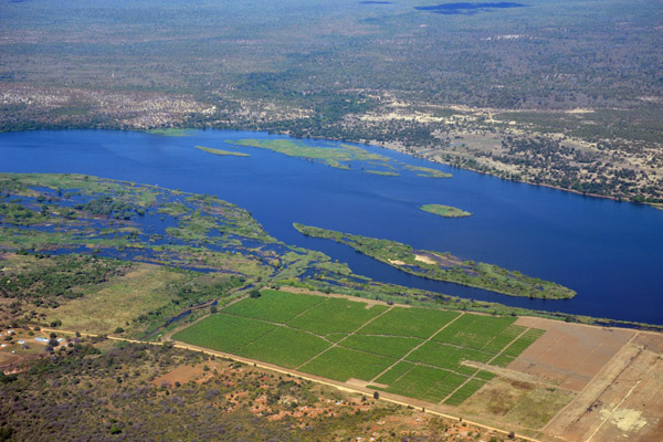 Agriculture on the Zambian side of the Zambezi River along the RD491 between Chiawa and Chirundu