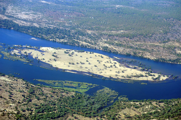 Large island in the Zambezi River upstream from Chirundu (S16 18.7/E028 49.6)